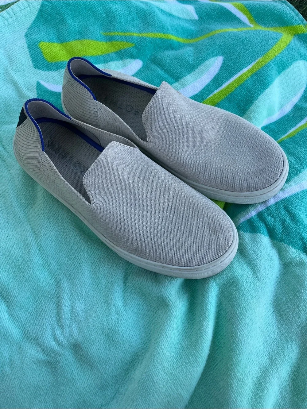 ROTHY’S THE ORIGINAL SLIP ON SNEAKERS CREAM SIZE 7.5